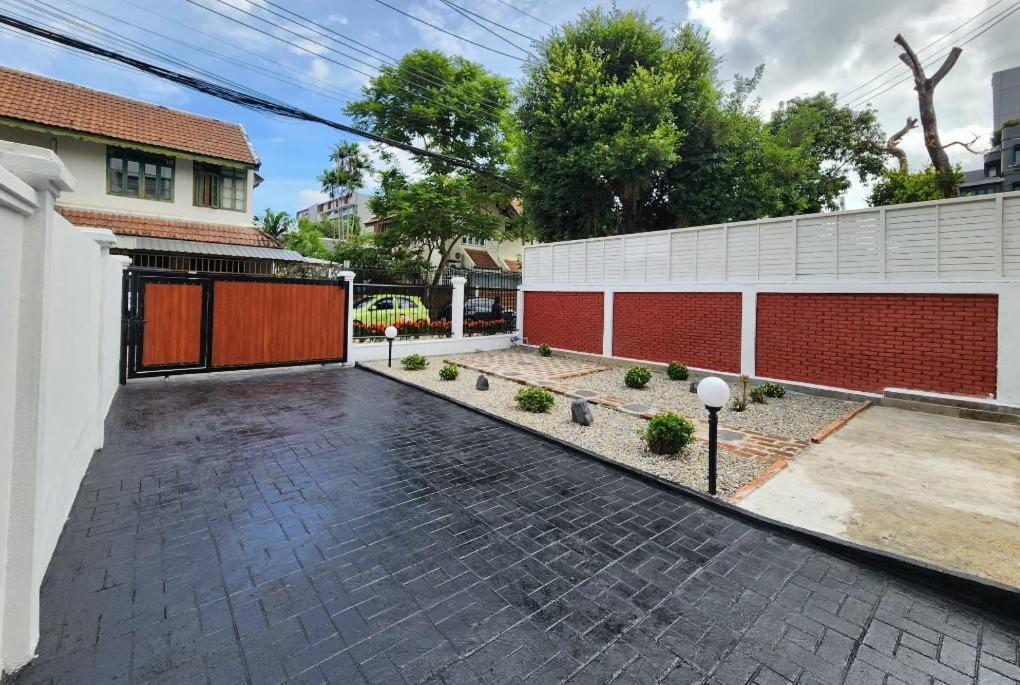 Boxsoon Nimman 2 # 4Beds 3Baths Villa Chiang Mai Exterior photo